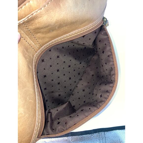 FOSSIL LARGE BROWN SMOOTH GENUINE LEATHER CROSSBODY BAG - Picture 13 of 16